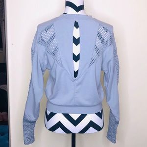 Alo yoga gray sweat shirt with cutouts size Small